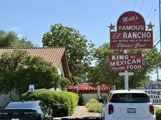 Matt's El Rancho by null