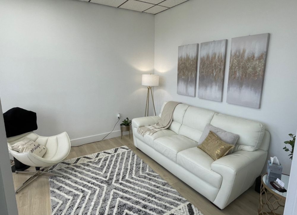 Ana Mateo Counselor - child therapist in Miami, FL