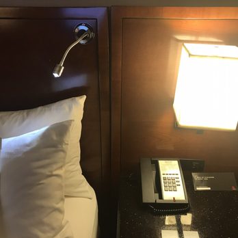 Pleasanton Marriott - Reading light - Hotels Near Me - Pleasanton, California Pleasanton Marriott - Reading light - Hotels Near Me - Pleasanton, California