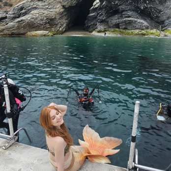 Orange County Mermaid - Avalon off the coast of Catalina - Party Characters Near Me Orange County Mermaid - Avalon off the coast of Catalina - Party Characters Near Me