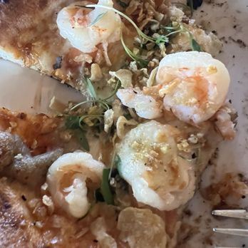 Park Winters Flower Farm - Tom yum pizza super good - Pick Your Own Farms Near Me - Winters, California