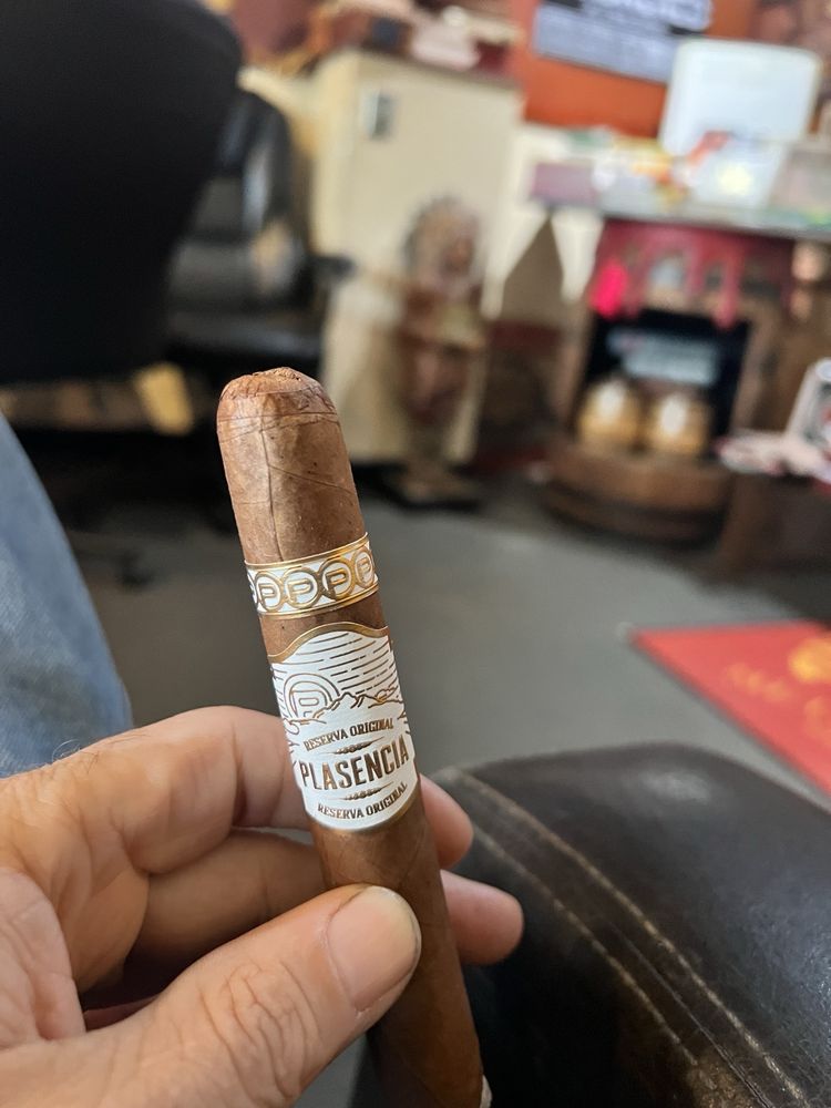 Oakleigh Beach Cigar