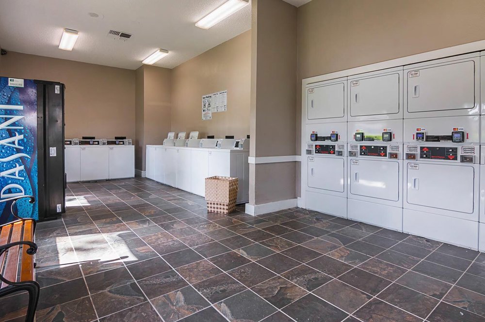 ANDOVER PLACE Updated September 2024 18 Photos 1968 Lake Heritage