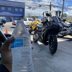 Andy's Motorcycle Shop - Also complimentary water (other drinks available as well)