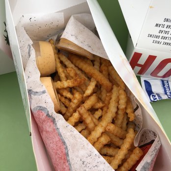 Howlin' Ray's - Box of seasoned Hot Shake Fries - Southern Near Me - Los Angeles, California Howlin' Ray's - Box of seasoned Hot Shake Fries - Southern Near Me - Los Angeles, California