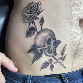 Flesh Wound Tattoos - Custom art, skull and rose - Tattoo Near Me - Downey, California