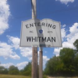 Whitman Liquors - Entering Whitman.