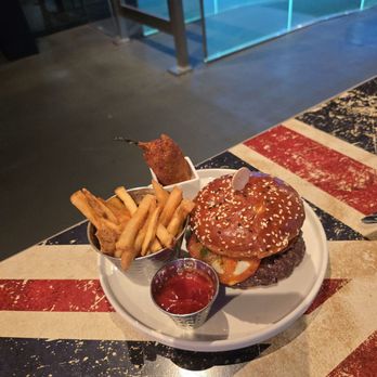 Gordon Ramsay Burger Las Vegas - The Gordon Ramsay Burger - Burgers Near Me - Las Vegas, Nevada Gordon Ramsay Burger Las Vegas - The Gordon Ramsay Burger - Burgers Near Me - Las Vegas, Nevada