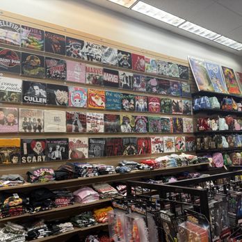 2nd & Charles - Books, Mags, Music & Video Near Me - Columbia, South Carolina