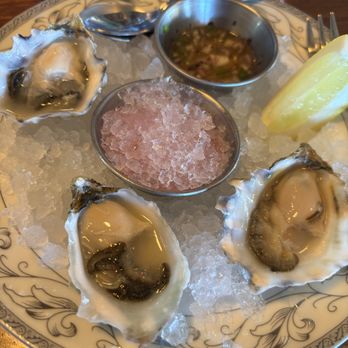 Harry's Beach House - Beautiful oysters you can order from a mixed menu - Breakfast & Brunch Near Me - Seattle, Washington Harry's Beach House - Beautiful oysters you can order from a mixed menu - Breakfast & Brunch Near Me - Seattle, Washington