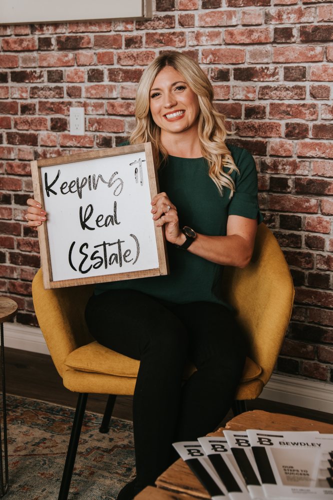 REAL ESTATE TEAM Updated July 2024 Contact Agent 17 Photos 7147