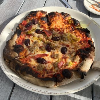 Folino Estate Winery - Calabrese pizza - Italian Near Me - Kutztown, Pennsylvania