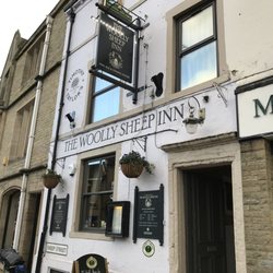 Woolly Sheep Inn - Inn front