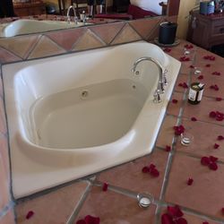 Hotel room tub!