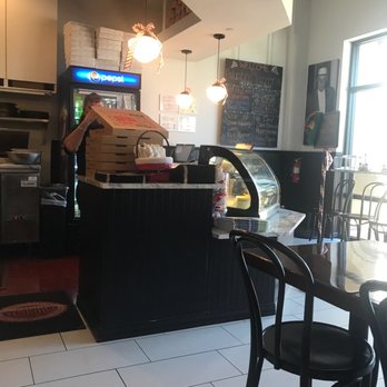 Palumbo's Pizzeria - Making boxes - Pizza Near Me - Naples, Florida Palumbo's Pizzeria - Making boxes - Pizza Near Me - Naples, Florida