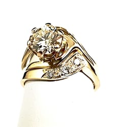 Golden Swann Jewelry & Collectible Gallery