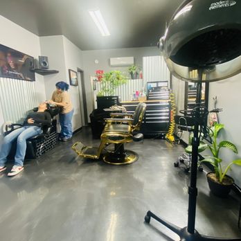 Crossfaded Hair Studio - Barbers Near Me - San Diego, California