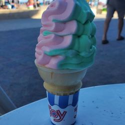 Surf N Spray - Spumoni soft serve