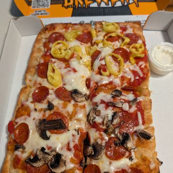 Dough Daddy Brewery - Pepperoni Mushroom and Banana Pepper Pizza - Breweries Near Me - Gibsonia, Pennsylvania