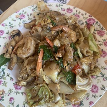 Rukdiew Cafe - Shrimp Pad See Ew - Thai Near Me - Portland, Oregon Rukdiew Cafe - Shrimp Pad See Ew - Thai Near Me - Portland, Oregon