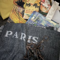 Par'Ici - Bags, scarf, keychains