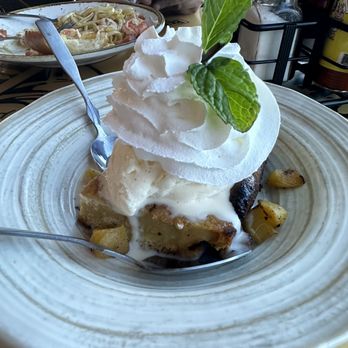 Bubba Gump Shrimp - Mamas Bread Pudding - Seafood Near Me - Monterey, California