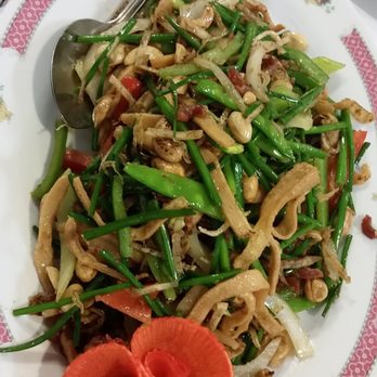 Bo Loong Restaurant - Taro, greens, peanuts, sausage - Chinese Near Me - Cleveland, Ohio Bo Loong Restaurant - Taro, greens, peanuts, sausage - Chinese Near Me - Cleveland, Ohio