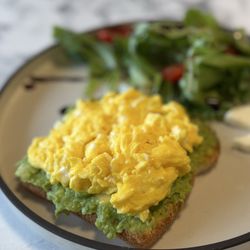 La Cafe - Avocado toast with scrambled eggs