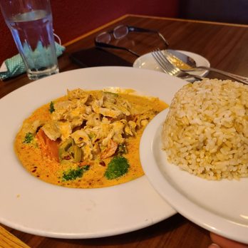 Bann Thai Restaurant - Red curry with chicken, sooo good - Thai Near Me - Fort Collins, Colorado Bann Thai Restaurant - Red curry with chicken, sooo good - Thai Near Me - Fort Collins, Colorado