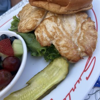 Sunliner Diner - Grilled Chicken Sandwich with fruit bowl - Diners Near Me - Gulf Shores, Alabama
