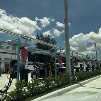 El Car Wash - Vacuums - Car Wash Near Me - Hialeah, Florida El Car Wash - Vacuums - Car Wash Near Me - Hialeah, Florida