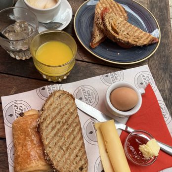 Quartier Putain - Toastie (back) and QP Breakfast (front) - Coffee & Tea Near Me - Amsterdam, New Hampshire