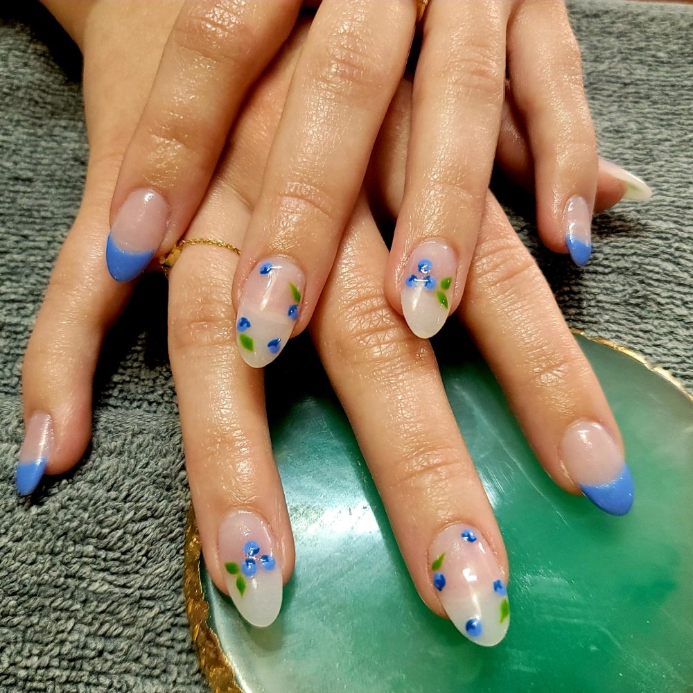 CUSTOM BEAUTY 16 Photos 460 N Section St, Fairhope, Alabama Nail