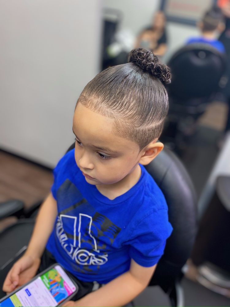 HECTOR EL BARBER Updated September 2024 31 Photos 10619 W