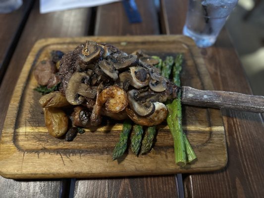 The Tavern at Lakeside by null