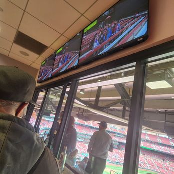 Busch Stadium - TVs - Stadiums & Arenas Near Me - Saint Louis, Missouri