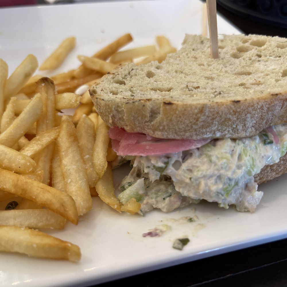 Café Montrose - Tuna sandwich - Cafes Near Me - Glendale, California Café Montrose - Tuna sandwich - Cafes Near Me - Glendale, California