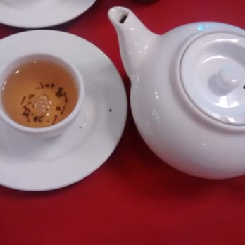 Crystal Dynasty Chinese Restaurant - Green Tea by the pot supplied right at the beginning, the way it should be - Chinese Near Me - Hamilton, Ontario