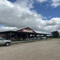 Eckhardt Orchards - Open air market