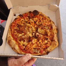 Oh! Ma Mie! - Bacon and tomato pizza