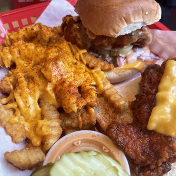 Dave's Hot Chicken - Chicken Shop Near Me - Toronto, Ontario