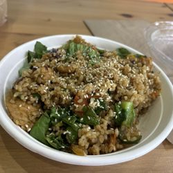 O-MRKT - Arroz oriental con pechuga de pollo en pedazos