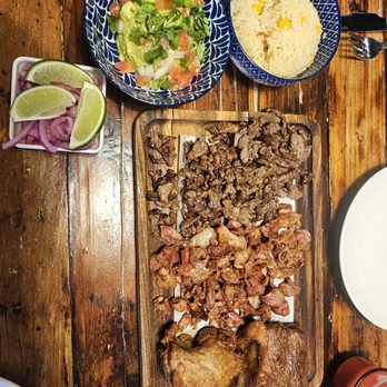 Perol Artisanal Carnitas - Parrilla for 2 - Wine Bars Near Me - El Paso, Texas Perol Artisanal Carnitas - Parrilla for 2 - Wine Bars Near Me - El Paso, Texas