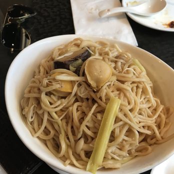 Dragon Beaux - Mixed Mushroom , Abalone E - Fu Noodles. So delicious and so full of abalone! - Dim Sum Near Me - San Francisco, California Dragon Beaux - Mixed Mushroom , Abalone E - Fu Noodles. So delicious and so full of abalone! - Dim Sum Near Me - San Francisco, California