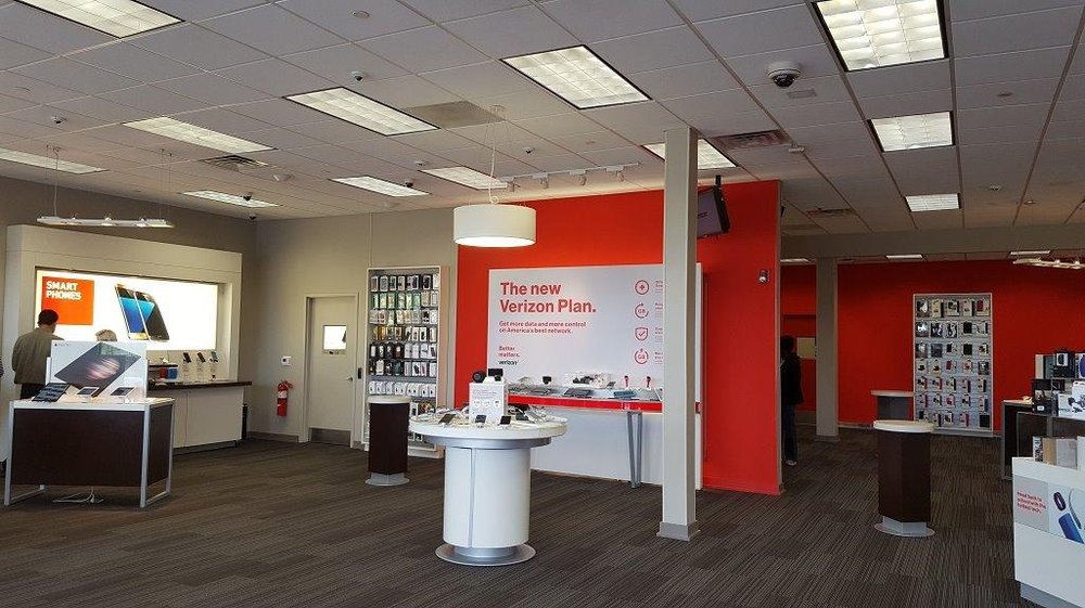 VERIZON Updated September 2024 33 Reviews 304 Mercer Mall S/C