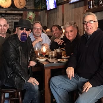 Bronx Alehouse - Bronx natives return to an old stomping ground! - American Near Me - Bronx, New York