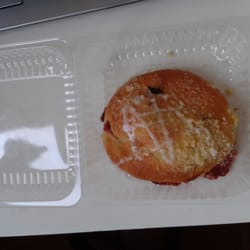 Smaki Warszawy - Cukiernia - Drożdżówka (na wynos) ze śliwkami 6 zł - pyszność!