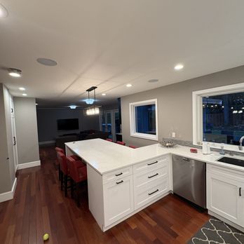 Eclipse Painting And Contracting - Sherwin Williams Duration paint gave this kitchen a great finish! - Painters Near Me - Whistler, British Columbia Eclipse Painting And Contracting - Sherwin Williams Duration paint gave this kitchen a great finish! - Painters Near Me - Whistler, British Columbia