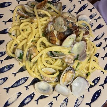 La Piazza - spaghetti alle vongole €23 - Venetian Near Me - Venezia, VE