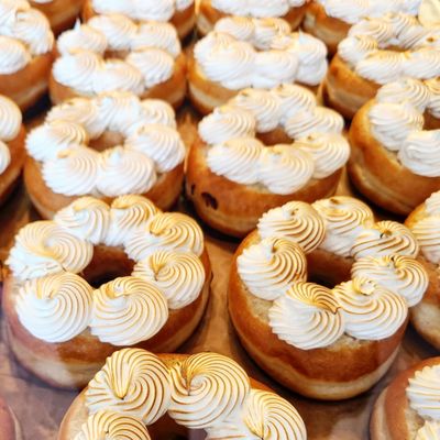 Doce Donut Co by null